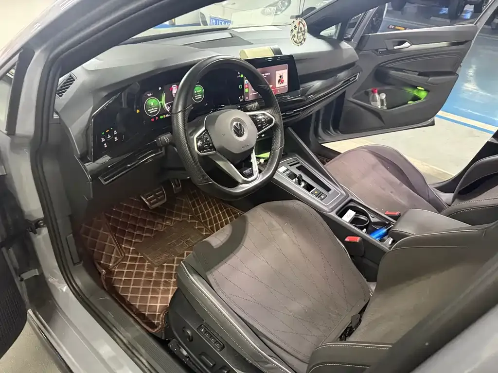 Volkswagen Golf 2022 из CN, фото 2