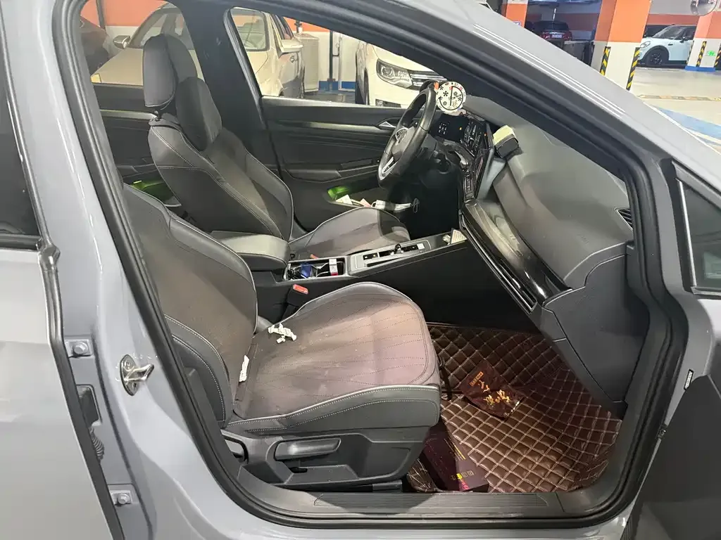 Volkswagen Golf 2022 из CN, фото 4