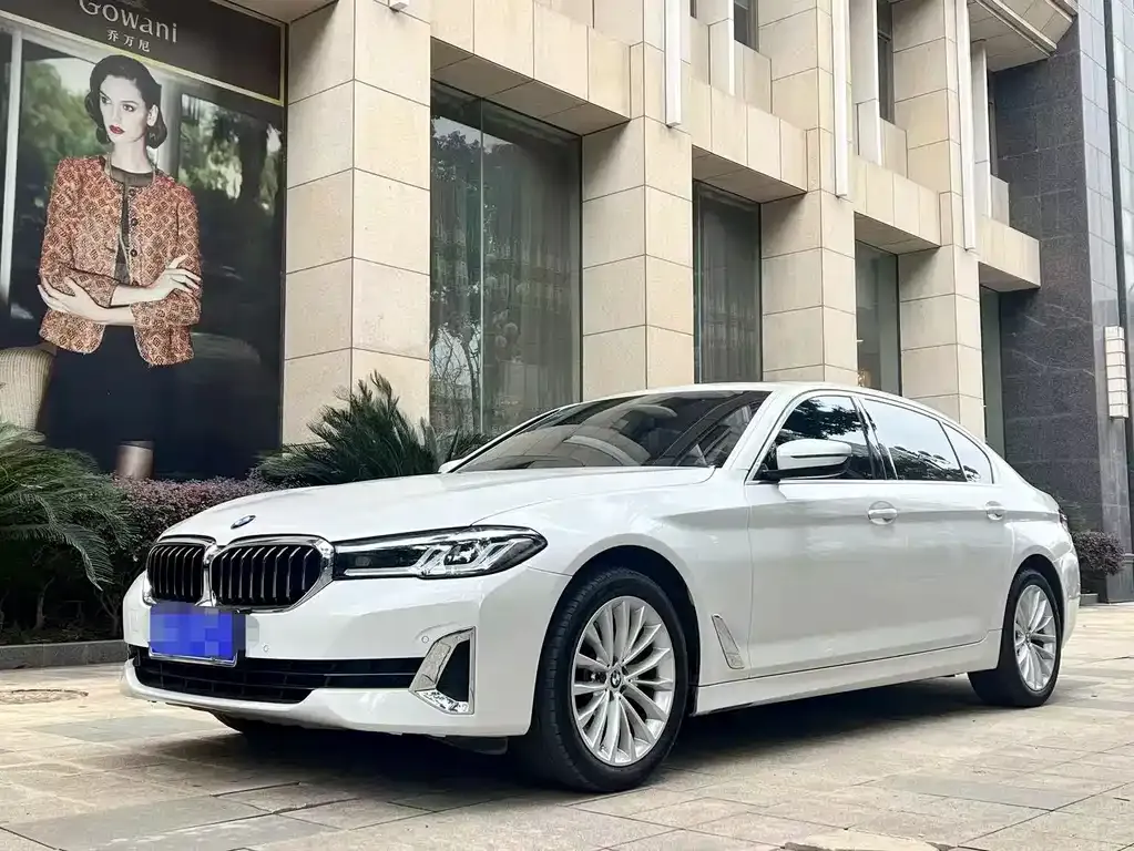 BMW 5 Series — фото 1