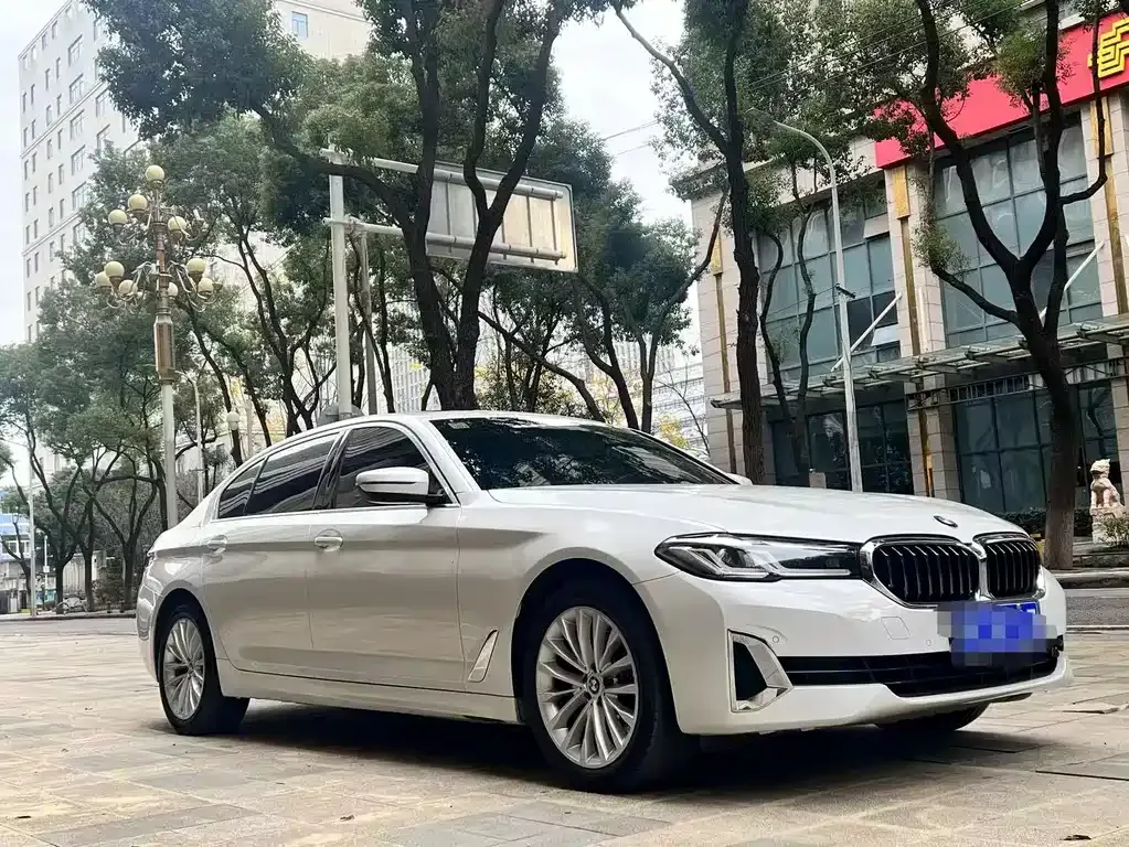 BMW 5 Series — фото 10