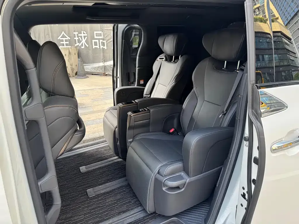 Toyota Alphard 2025 из CN, фото 7