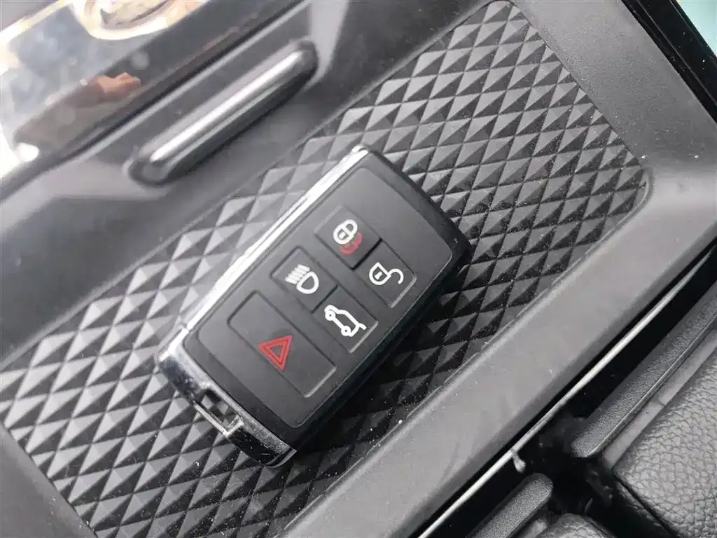 Land Rover Evoque 2021 из CN, фото 3