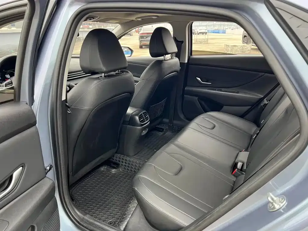 Hyundai Elantra 2024 из CN, фото 7