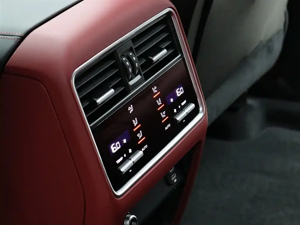 Porsche Cayenne 2023 из CN, фото 8