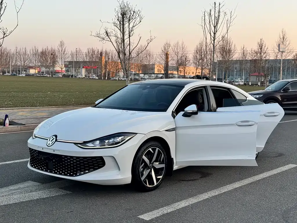 Volkswagen Lamando 2023 из CN, фото 9