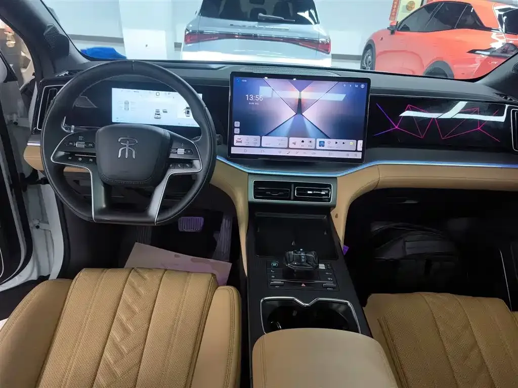 BYD L DM-i — фото 6