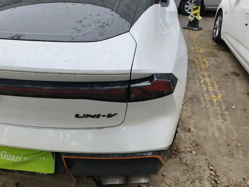 Changan UNI-V 2023 из CN, фото 3