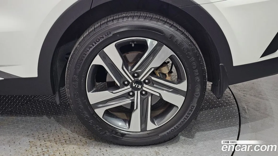 Kia Sorento — фото 7