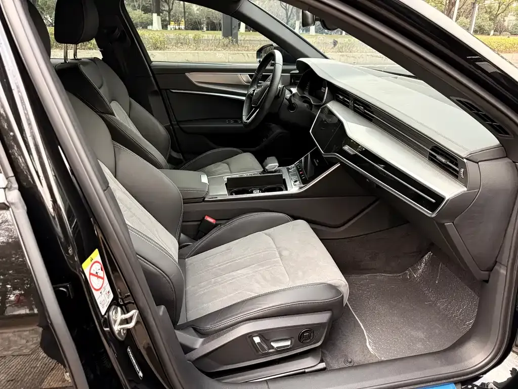 Audi A6L 2025 из CN, фото 7