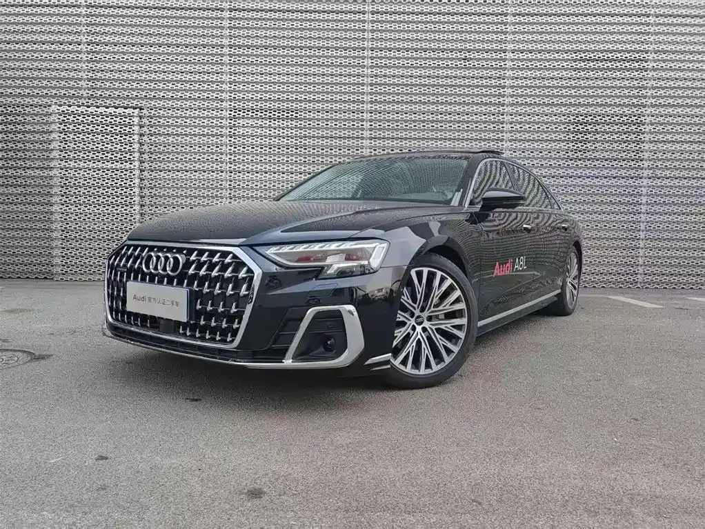 Audi A8 — фото 1