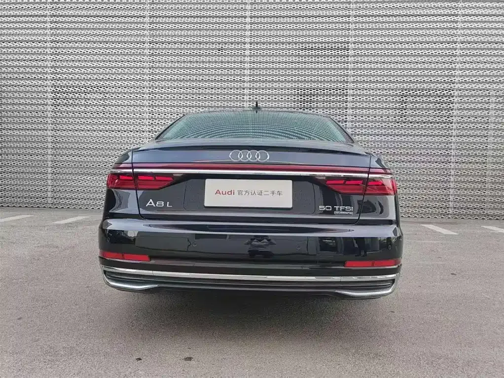 Audi A8 — фото 9