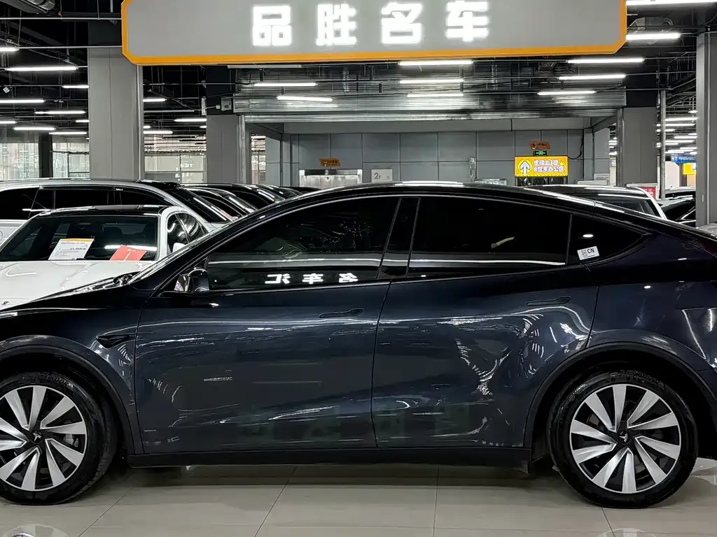 Tesla Model Y 2025 из CN, фото 7