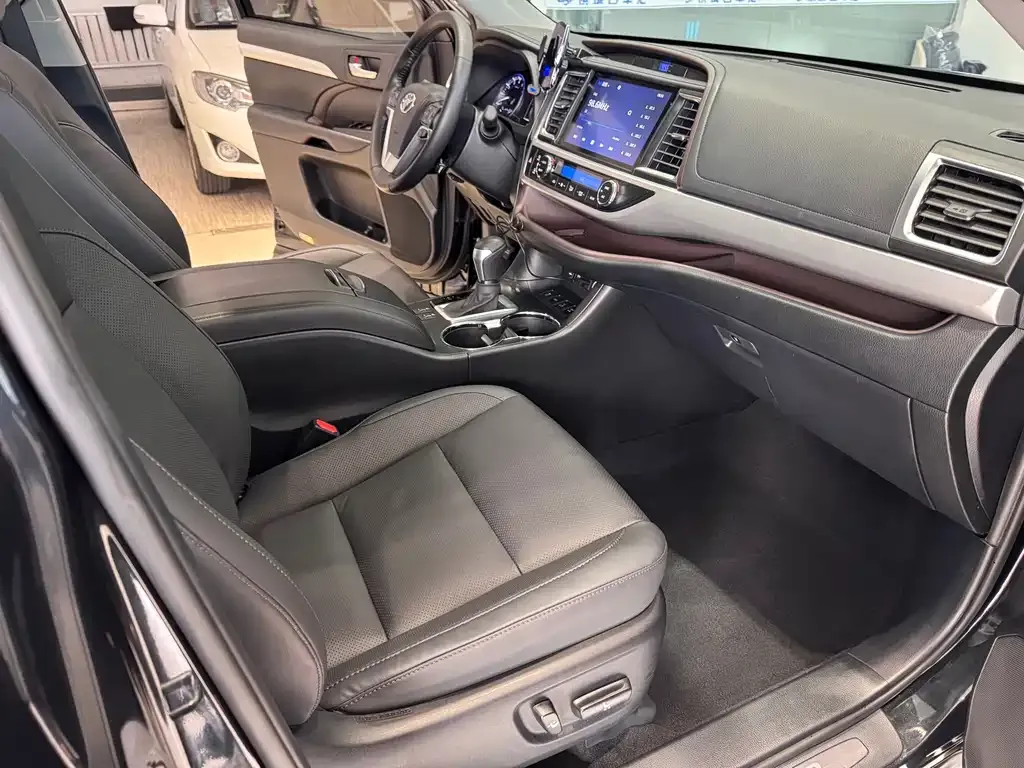 Toyota Highlander 2022 из CN, фото 9