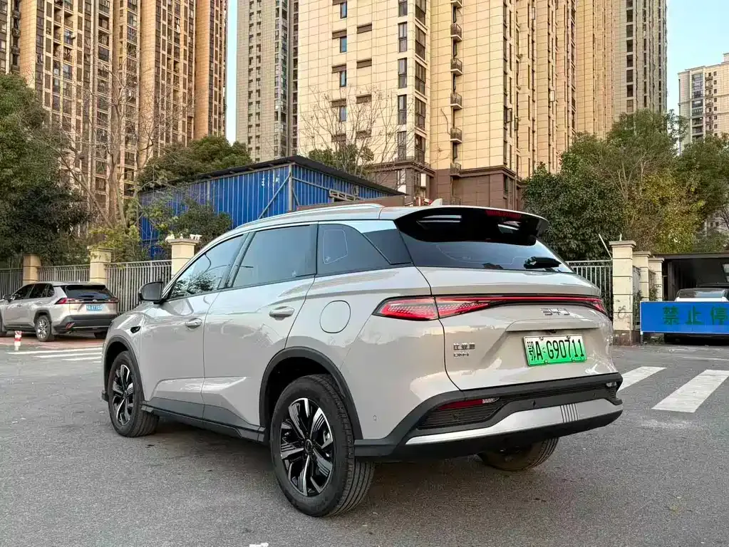 BYD Seal 05 DM-i — фото 8