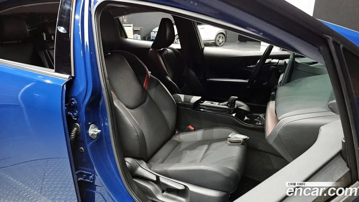 Toyota Prius 2024 из KR, фото 8