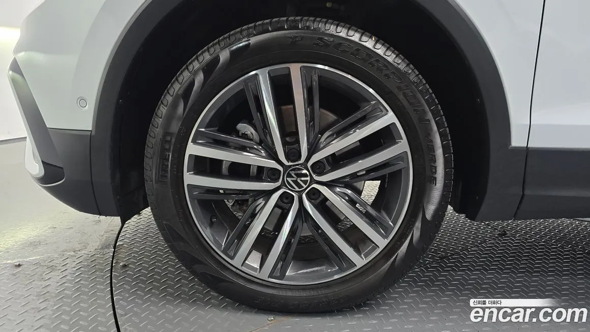 Volkswagen Tiguan 2023 из KR, фото 3