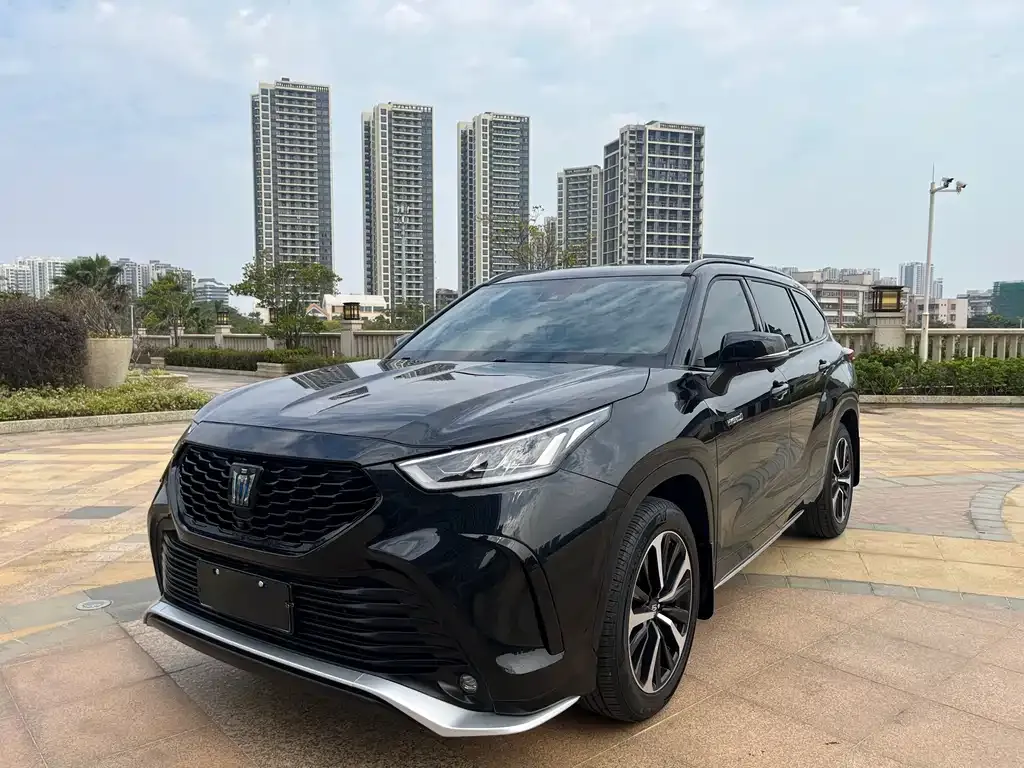 Toyota Crown Kluger 2022 из CN, фото 1