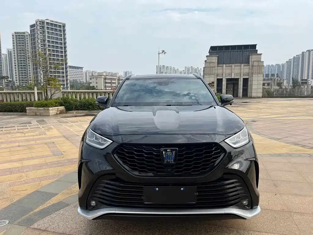 Toyota Crown Kluger 2022 из CN, фото 3