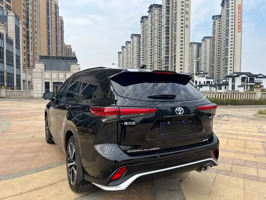 Toyota Crown Kluger 2022 из CN, фото 4