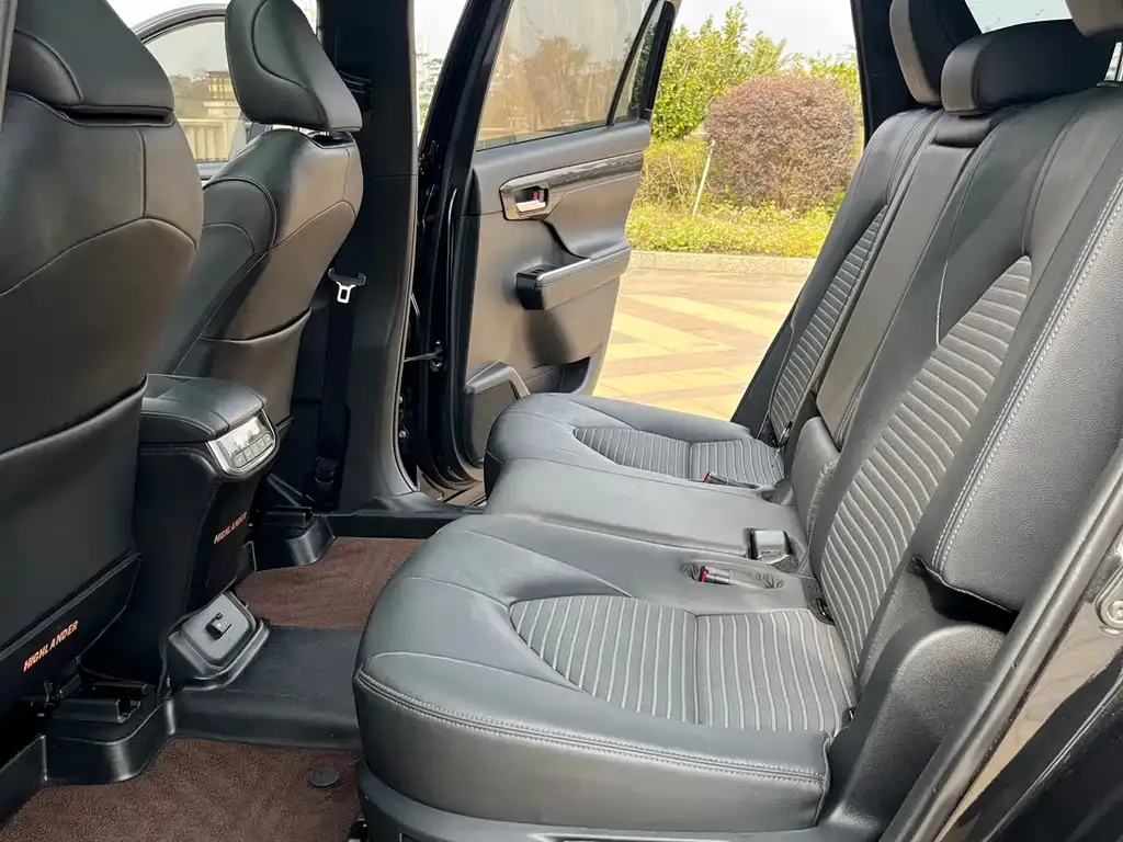 Toyota Crown Kluger 2022 из CN, фото 7