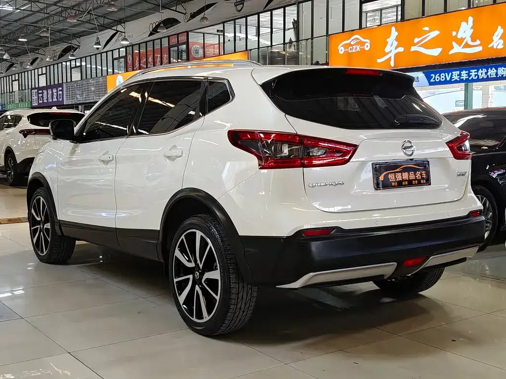 Nissan Qashqai — фото 4
