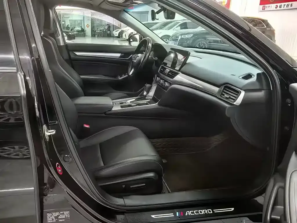 Honda Accord — фото 6