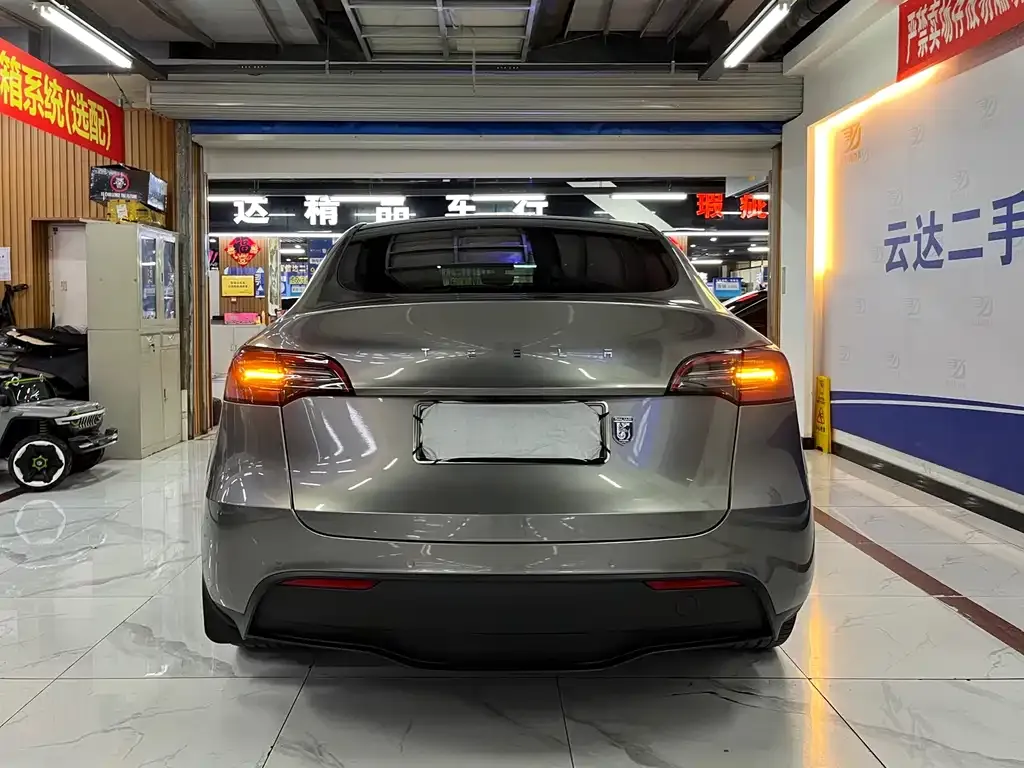 Tesla Model Y 2023 из CN, фото 9
