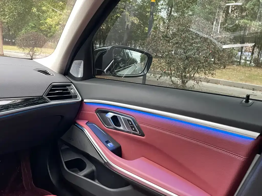 BMW 3 Series 2024 из CN, фото 9