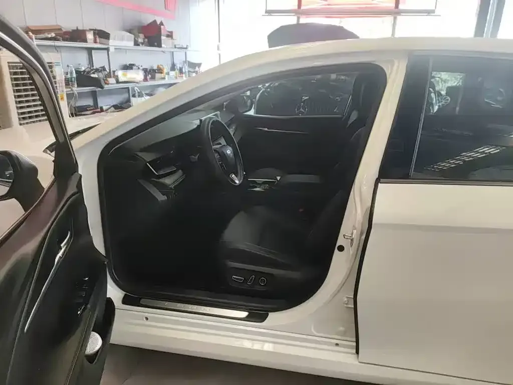 Toyota Camry 2025 из CN, фото 3