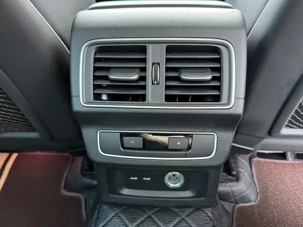 Audi Q5L 2023 из CN, фото 7