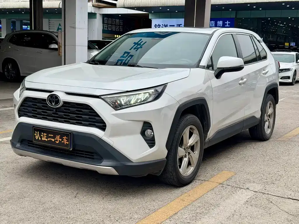 Toyota RAV4 2021 из CN, фото 1