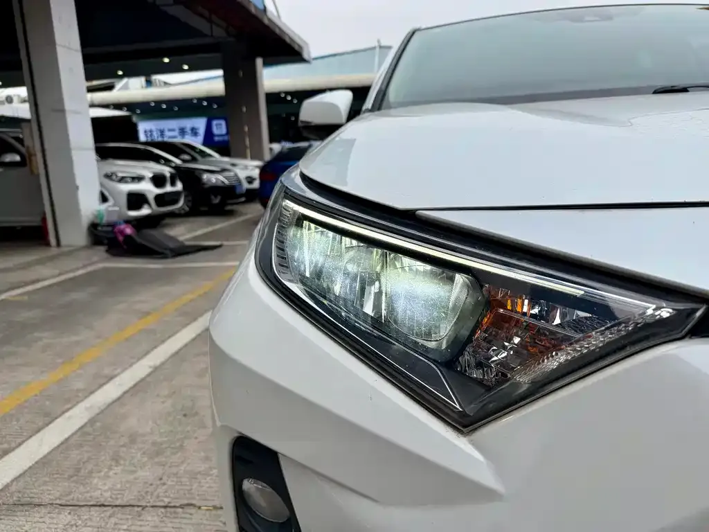 Toyota RAV4 2021 из CN, фото 9