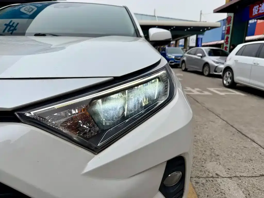 Toyota RAV4 2021 из CN, фото 6
