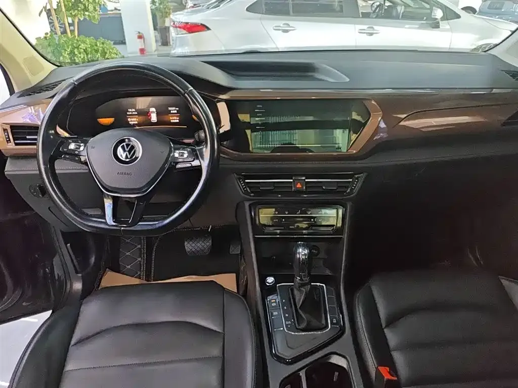 Volkswagen Tharu 2022 из CN, фото 5