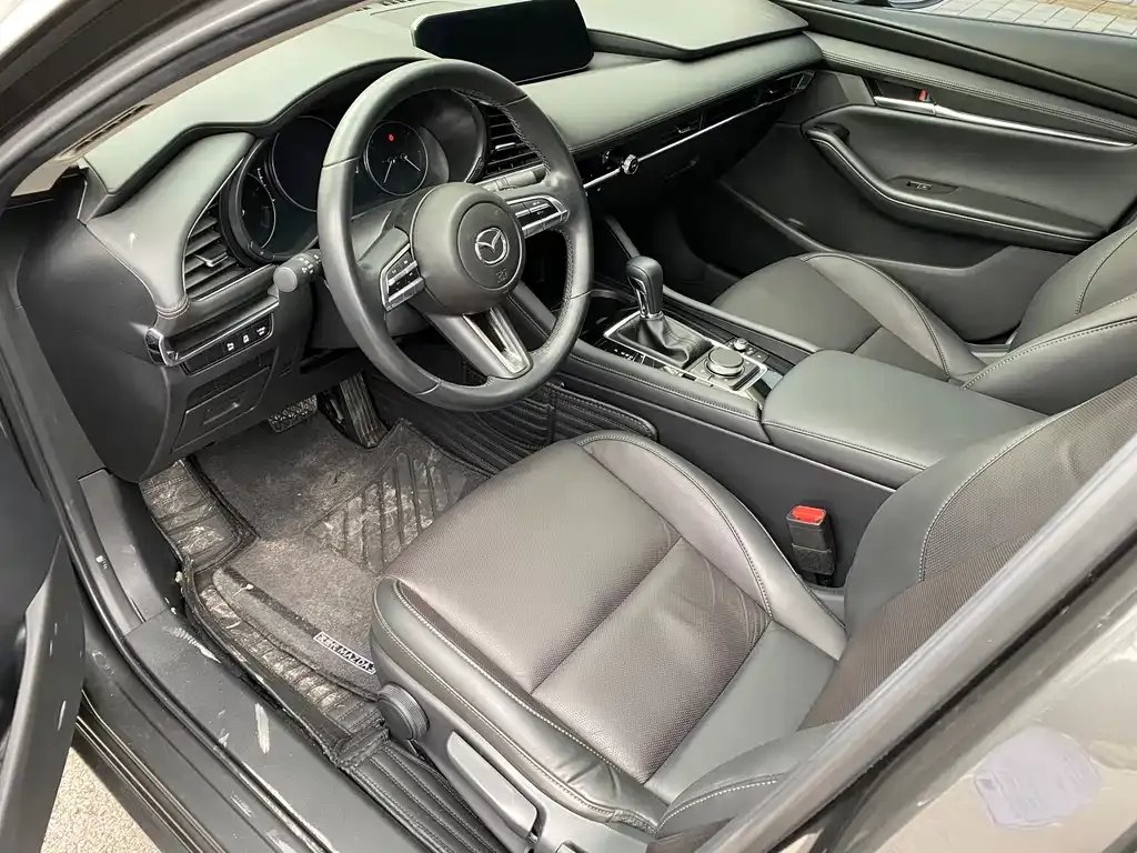 Mazda 3 Axela 2023 из CN, фото 8