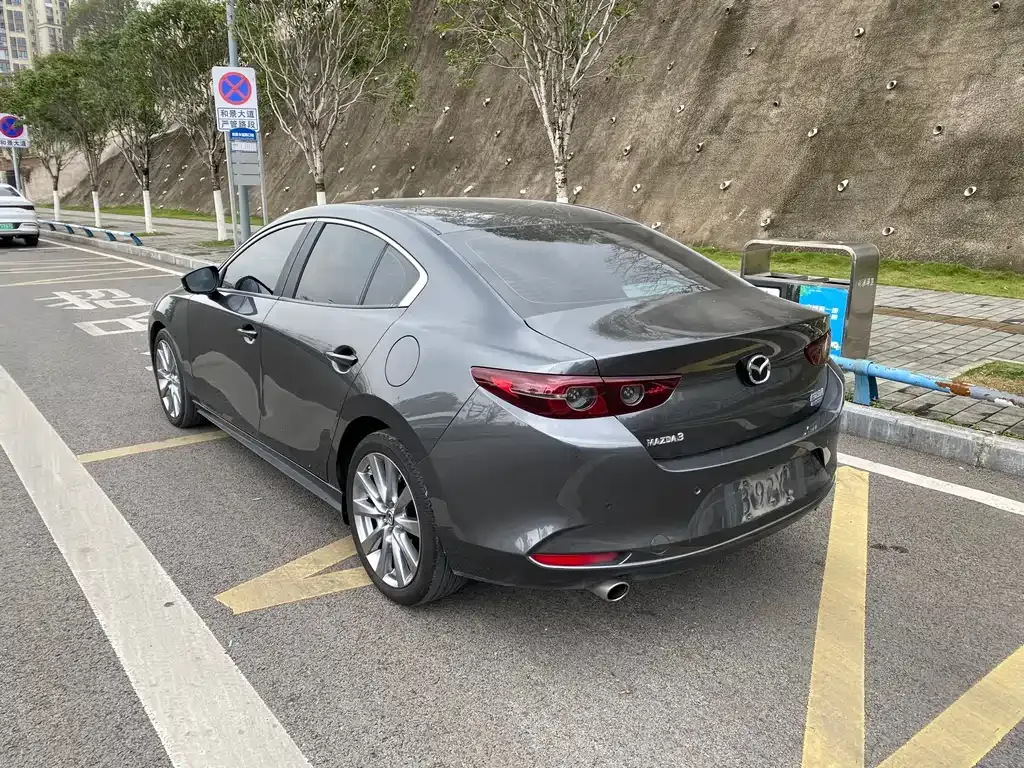 Mazda 3 Axela 2023 из CN, фото 7