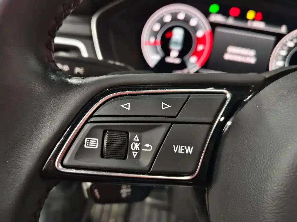 Audi A4L 2021 из CN, фото 5