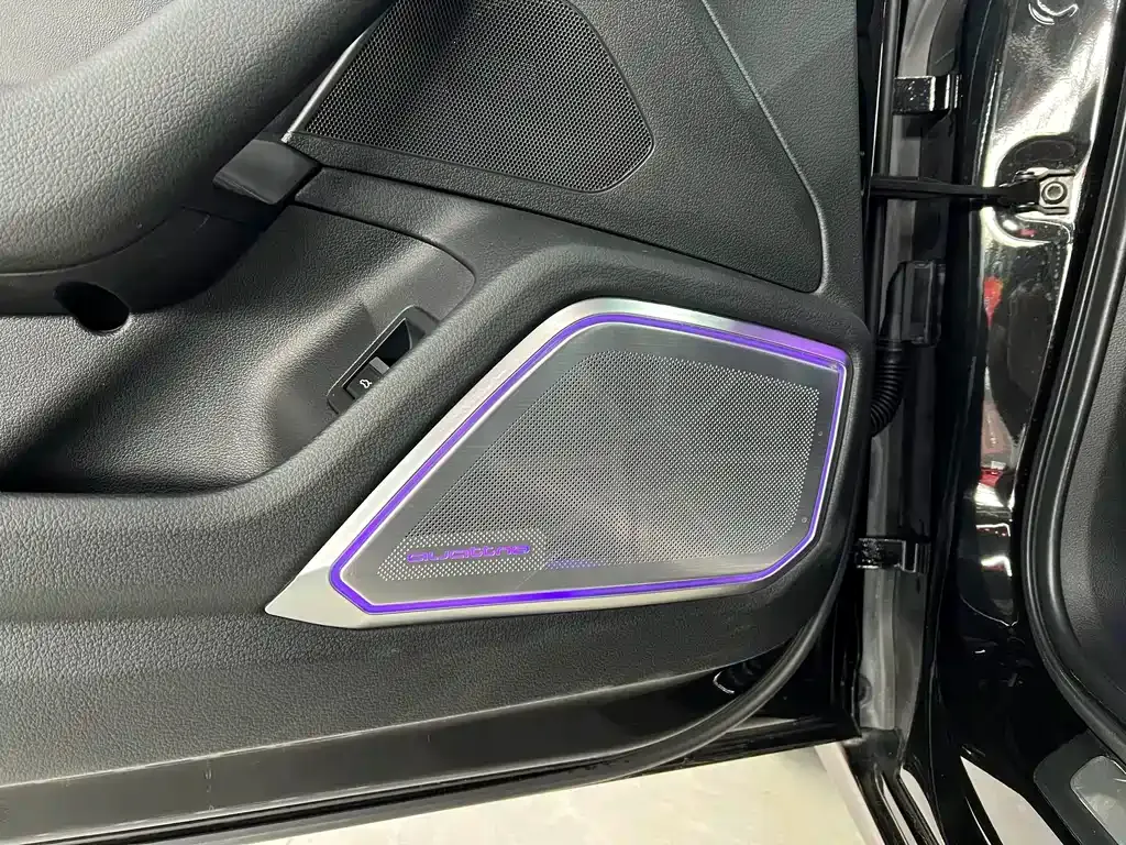 Audi A6L 2025 из CN, фото 7