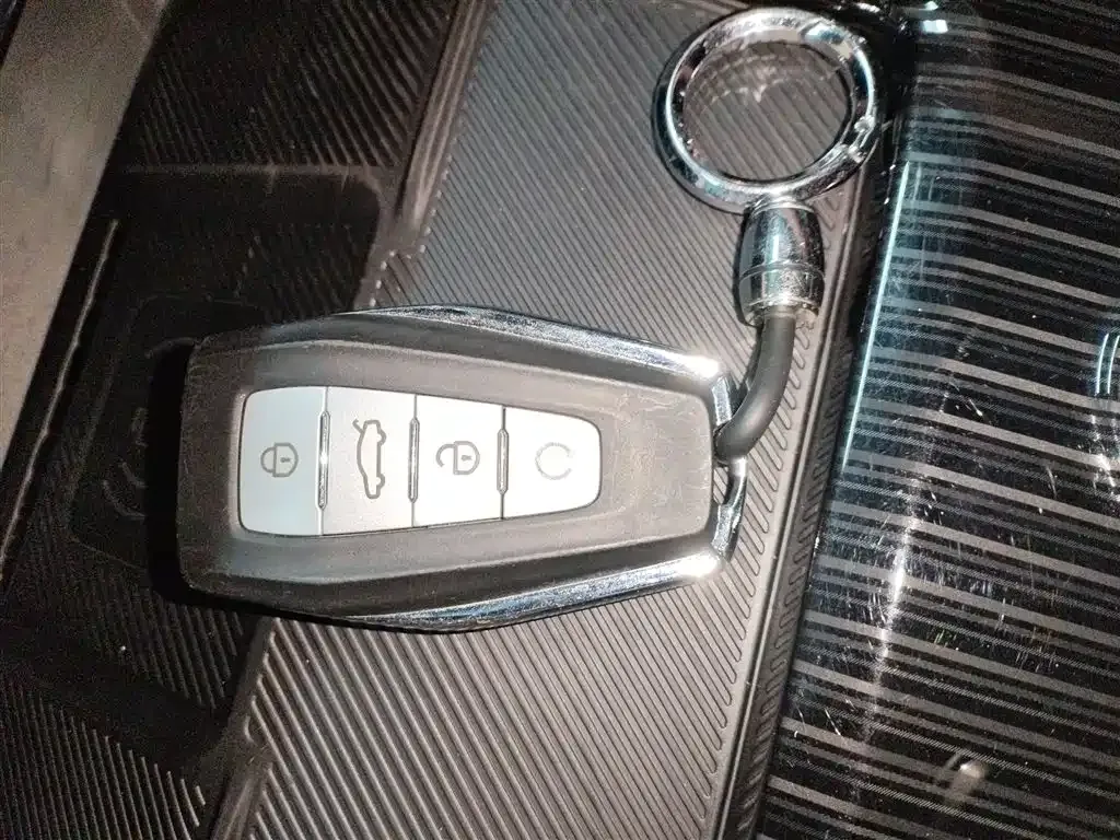 Geely Xingyue L 2023 из CN, фото 9