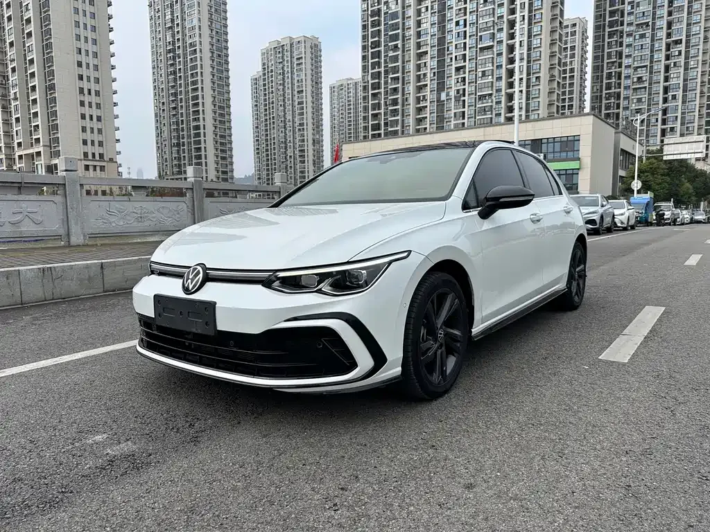 Volkswagen Golf 2023 из CN, фото 8