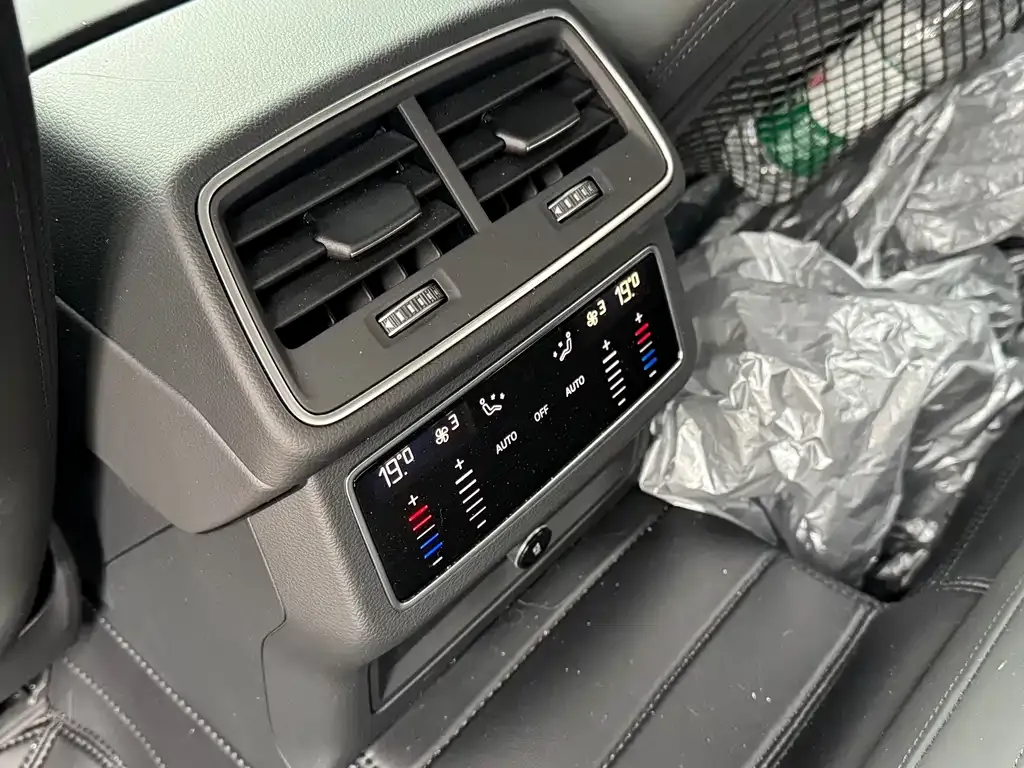 Audi A7 2023 из CN, фото 4