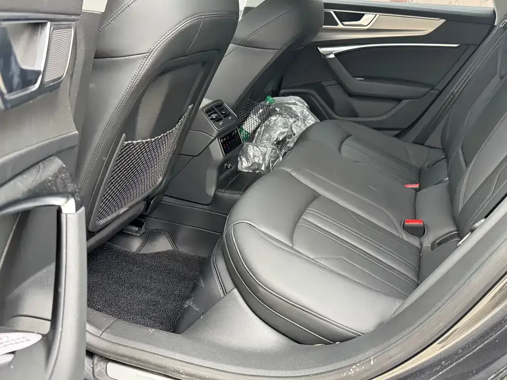 Audi A7 2023 из CN, фото 7