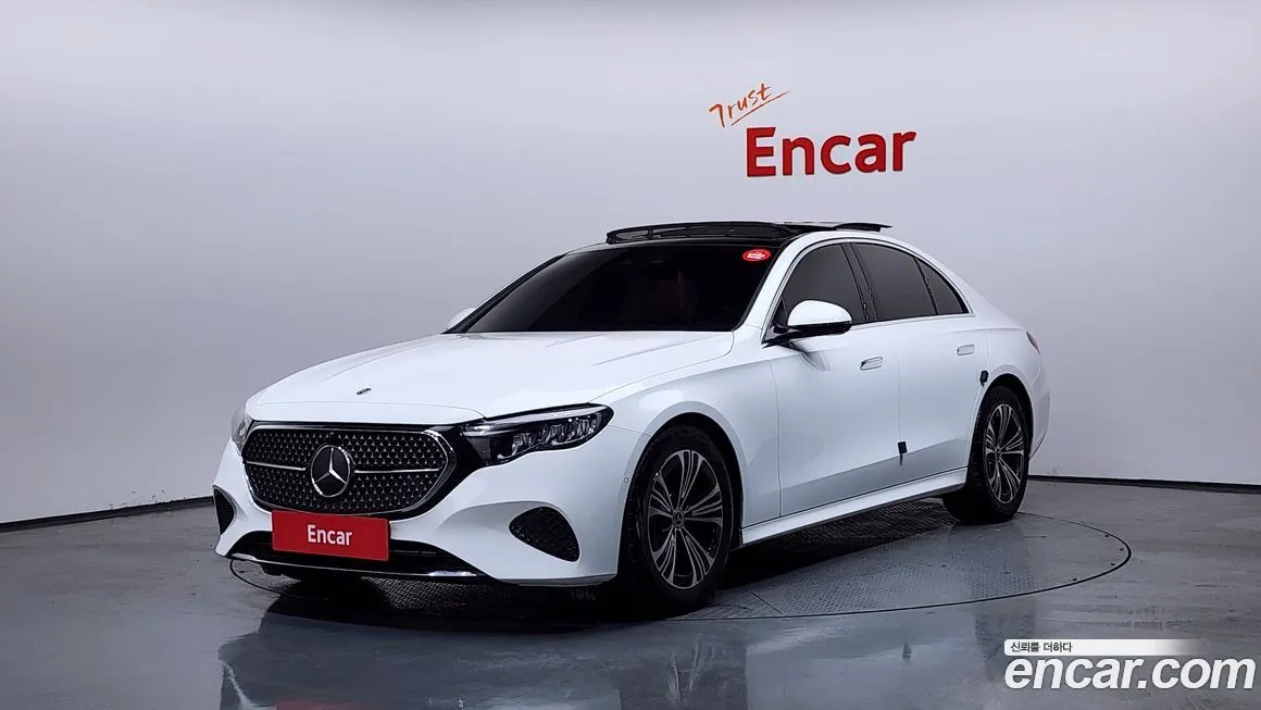 Mercedes-Benz E-Class — фото 1
