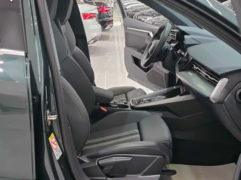 Audi A3 2024 из CN, фото 7