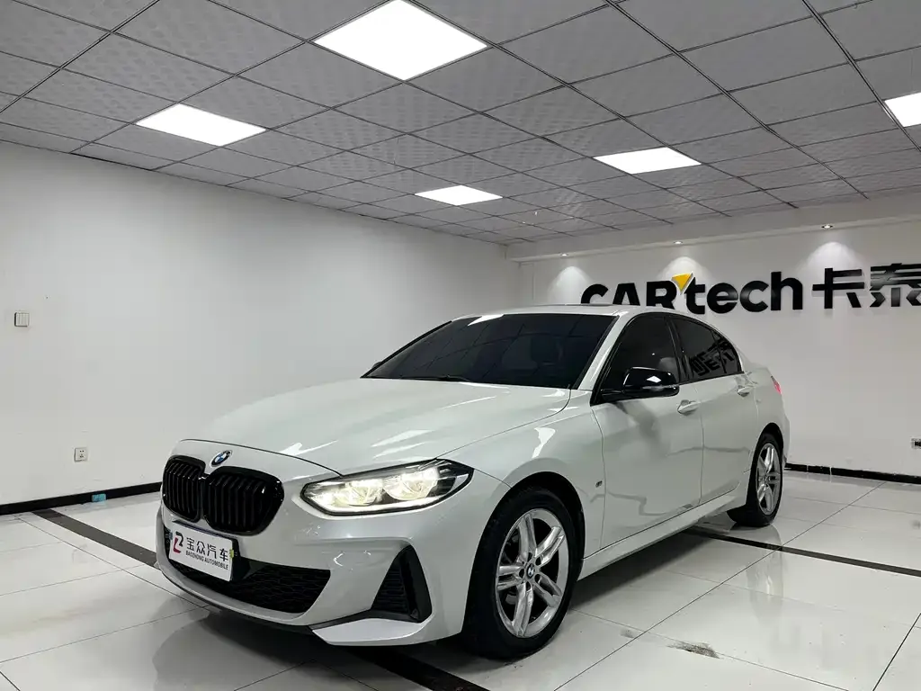 BMW 1 Series 2021 из CN, фото 1
