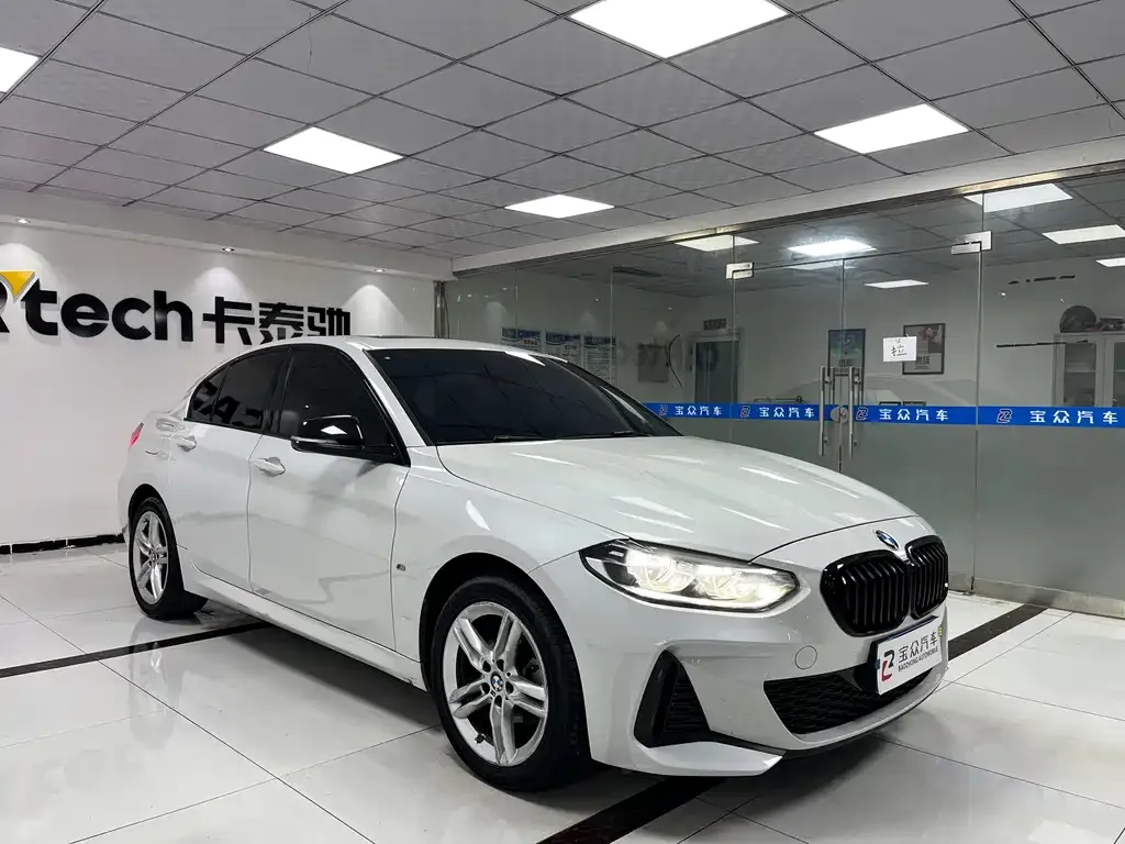 BMW 1 Series 2021 из CN, фото 4