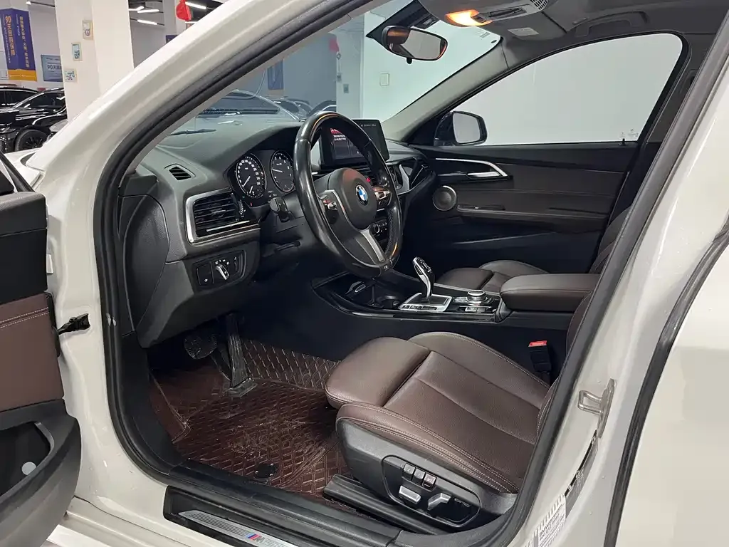 BMW 1 Series 2021 из CN, фото 2
