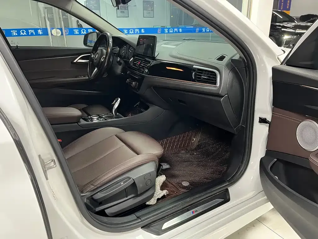 BMW 1 Series 2021 из CN, фото 10