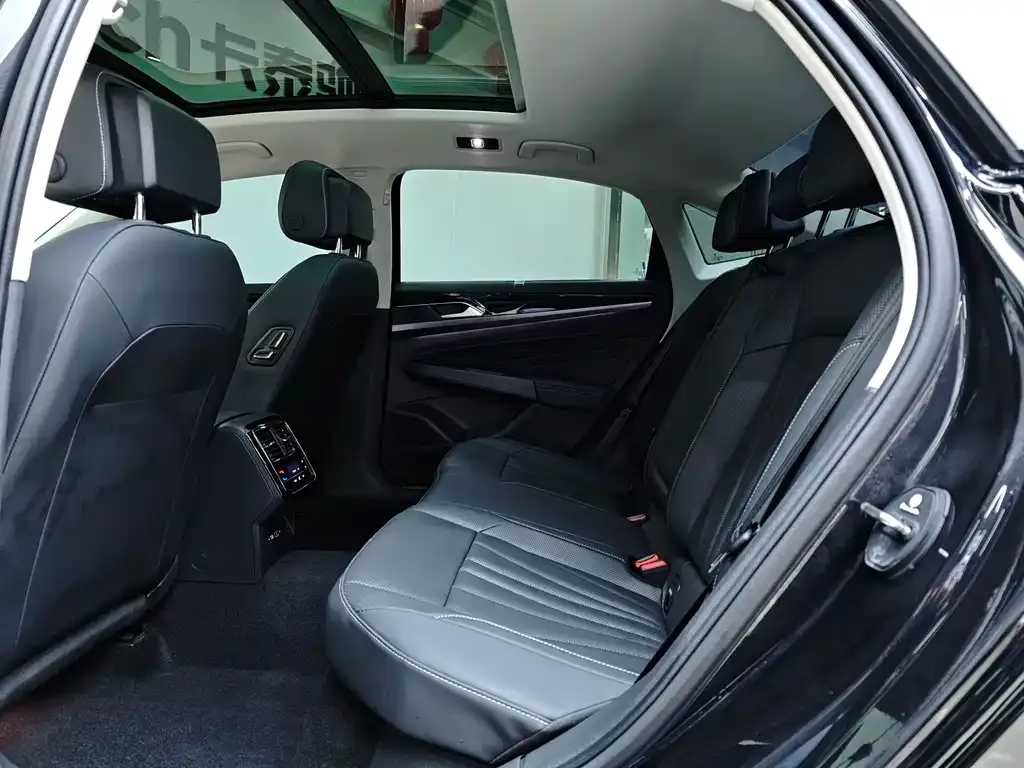 Volkswagen Passat 2025 из CN, фото 7