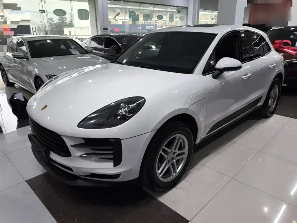Porsche Macan — фото 1